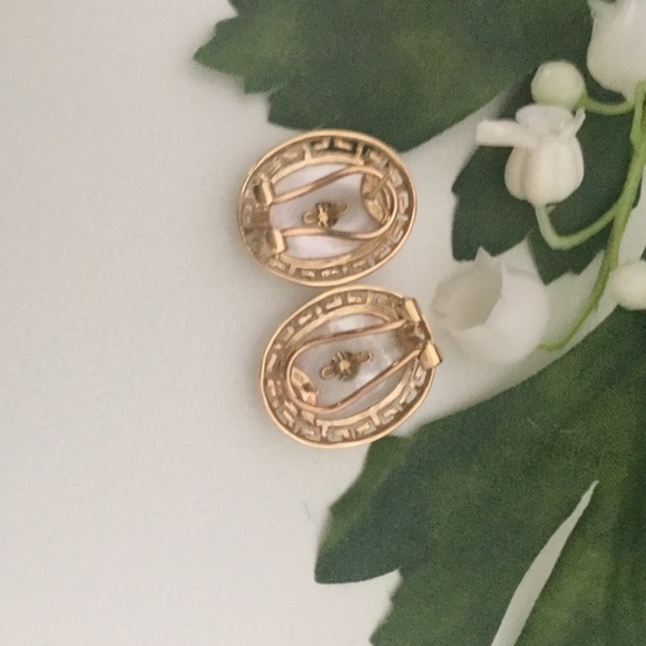 MOTHER OF PEARL GOLD EARRINGS - Picture 4 of 8